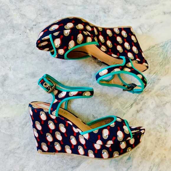 Report Shoes - Report Shala Bird Print Platform Wedge Heels NWT